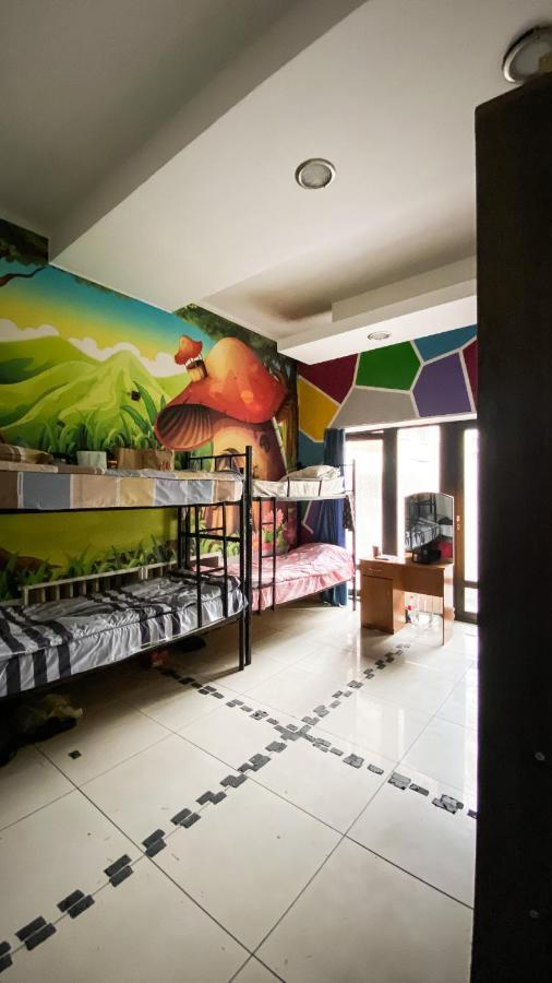 Fox Hostel Almaty Eksteriør bilde