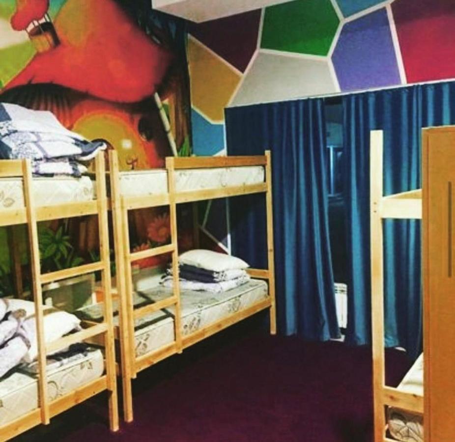 Fox Hostel Almaty Eksteriør bilde